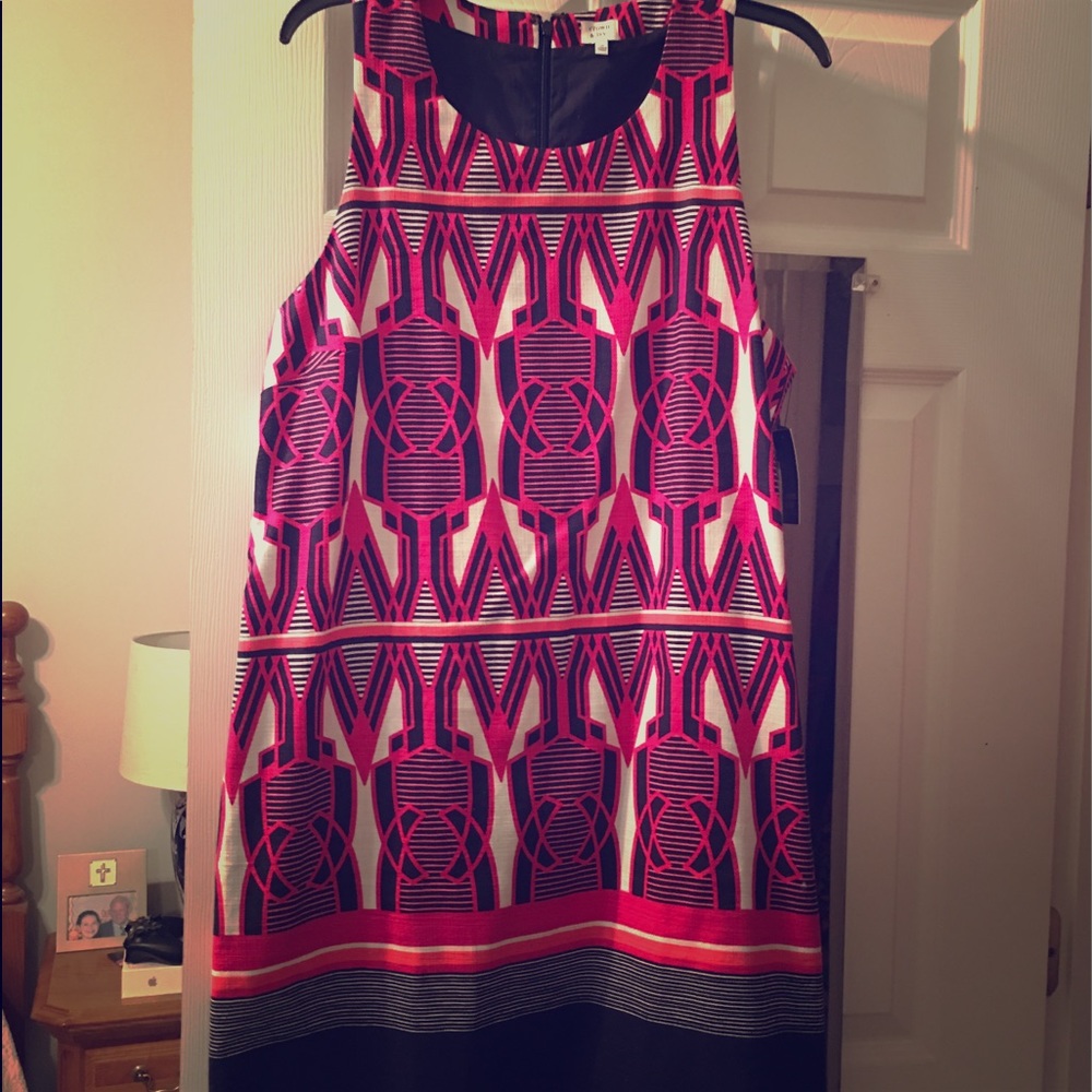 NWT Crown and Ivy shift dress